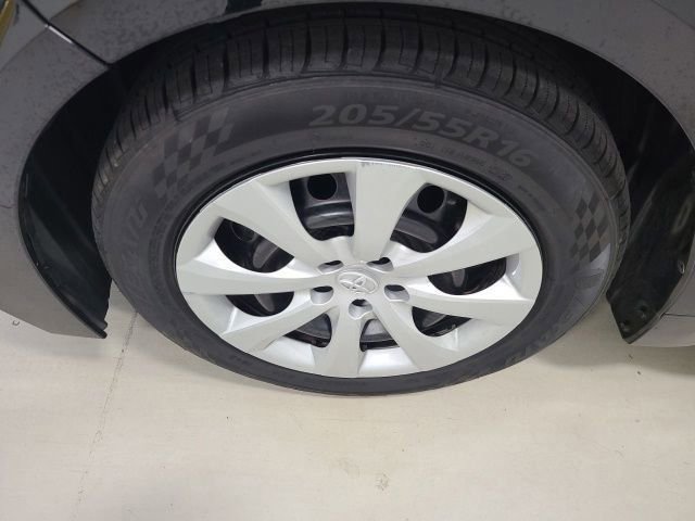 Used 2023 Toyota Corolla LE FWD image 33