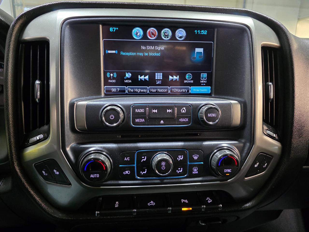 Used 2019 Chevrolet Silverado 1500 LT w/ All Star Edition AWD/4WD image 32