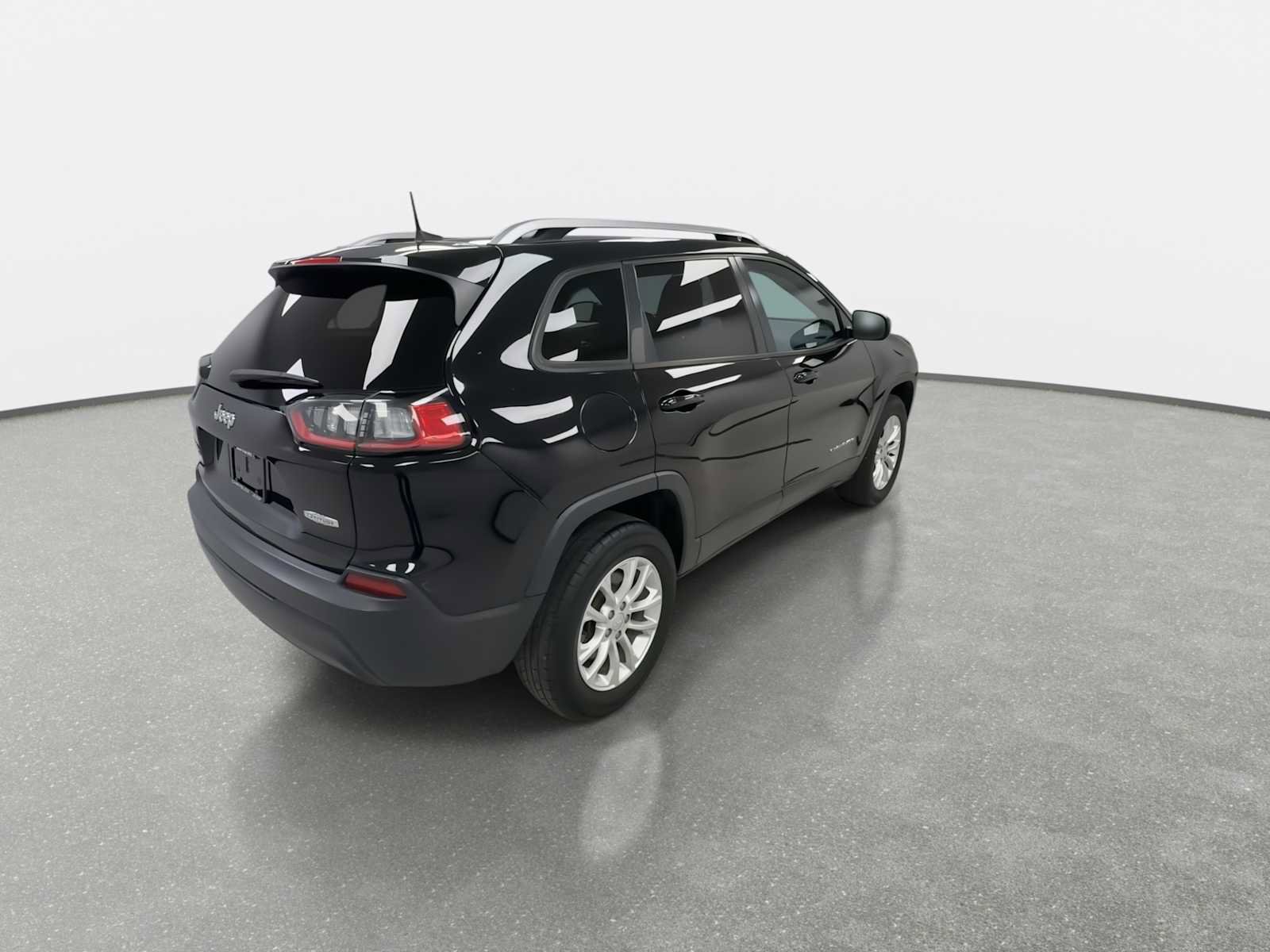 Used 2020 Jeep Cherokee Latitude w/ Cold Weather Group image 8