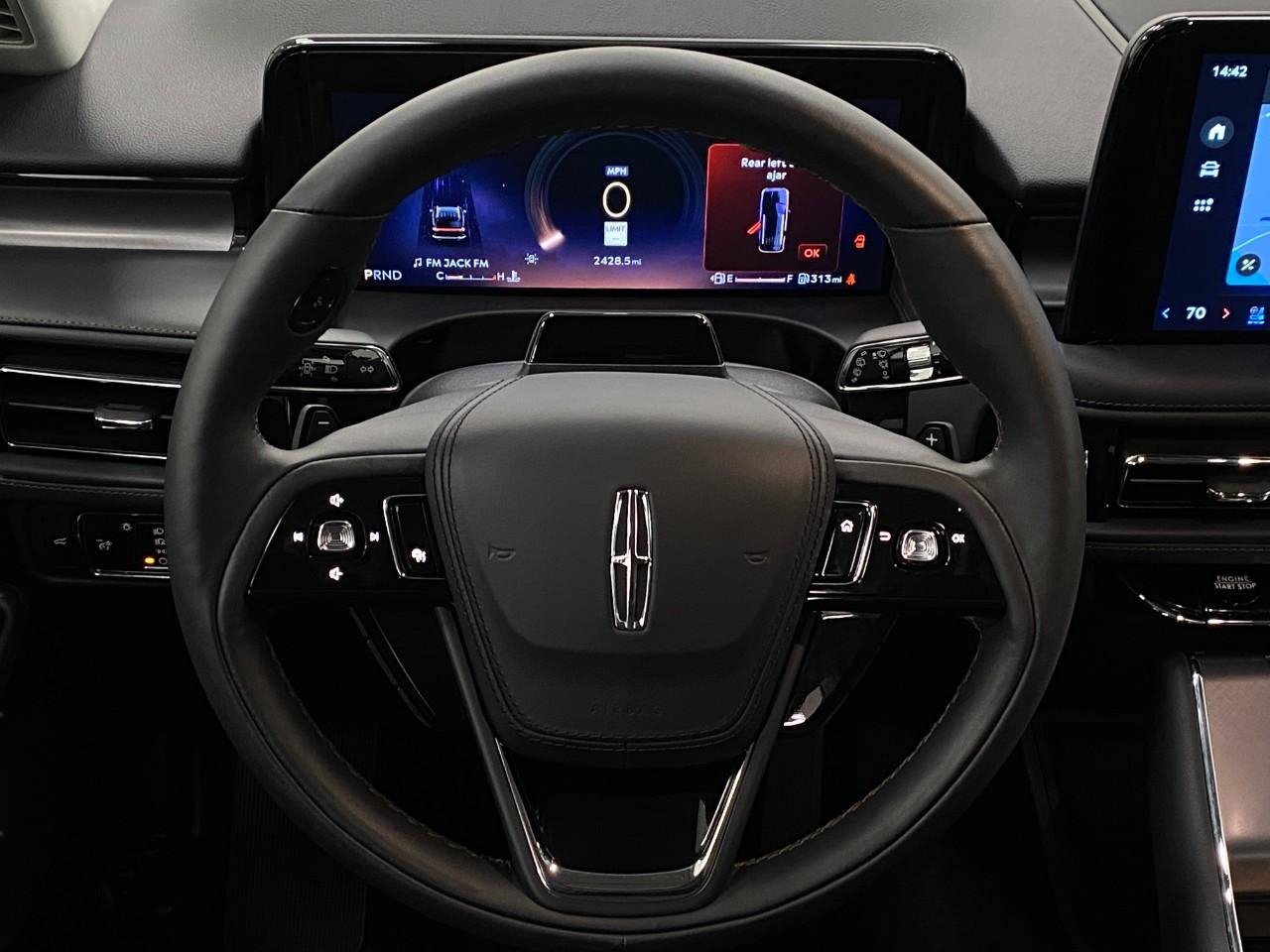 Used 2025 Lincoln Aviator AWD w/ Equipment Group 101A image 15