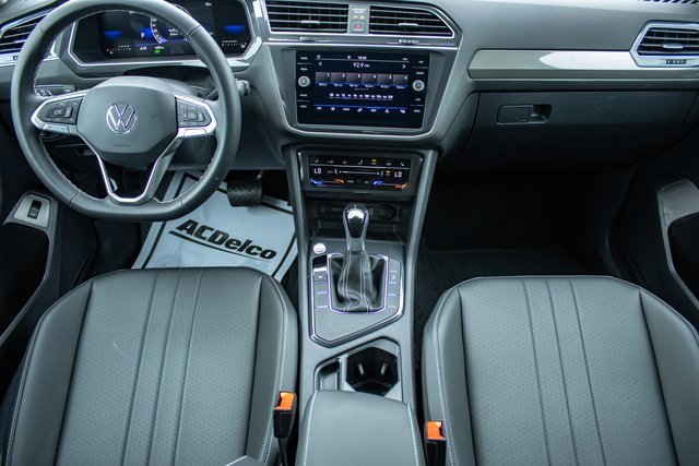 Used 2023 Volkswagen Tiguan SE image 27