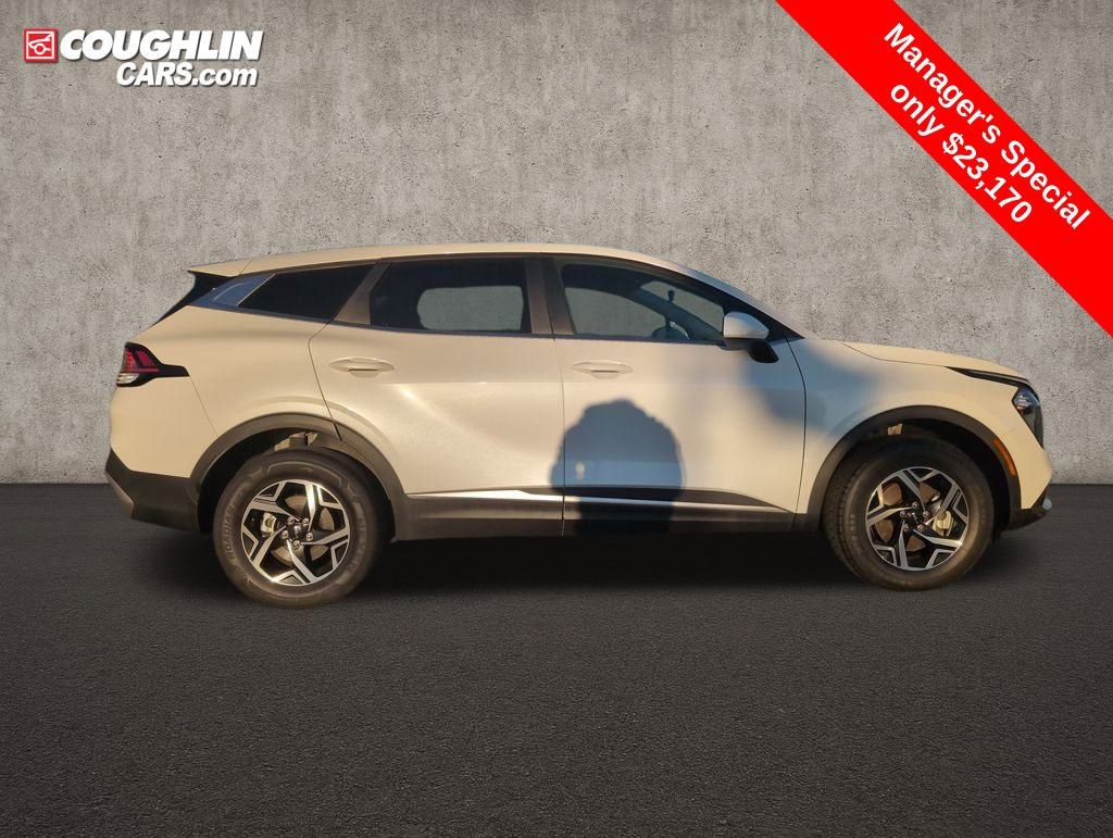 Used 2023 Kia Sportage LX image 8