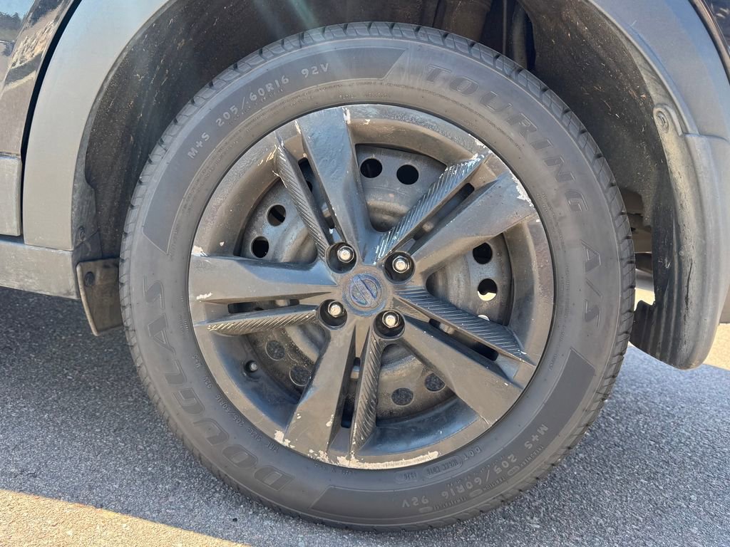 Used 2021 Nissan Kicks S FWD image 11