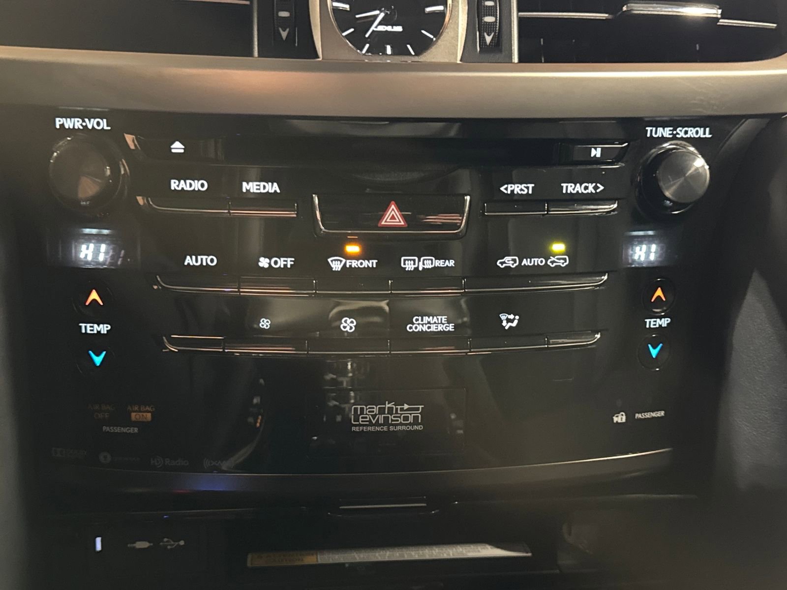 Used 2018 Lexus LX 570 4WD w/ Luxury Package image 26