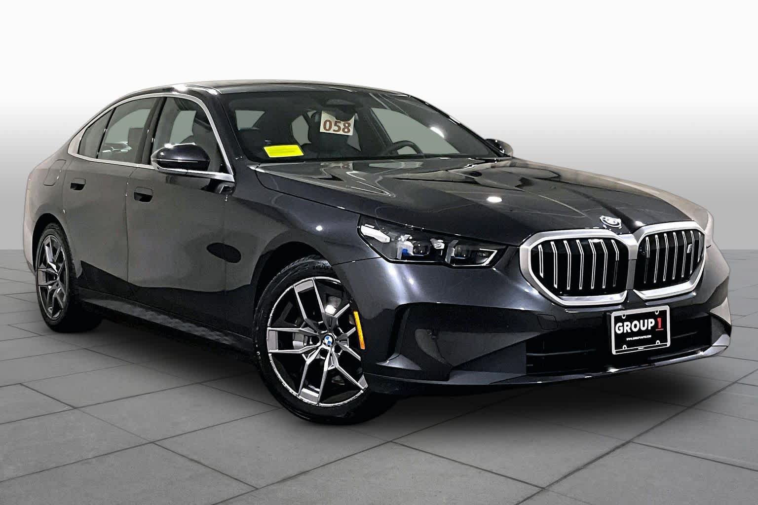 Used 2026 BMW i5 eDrive40 w/ Premium Package AWD/4WD image 2