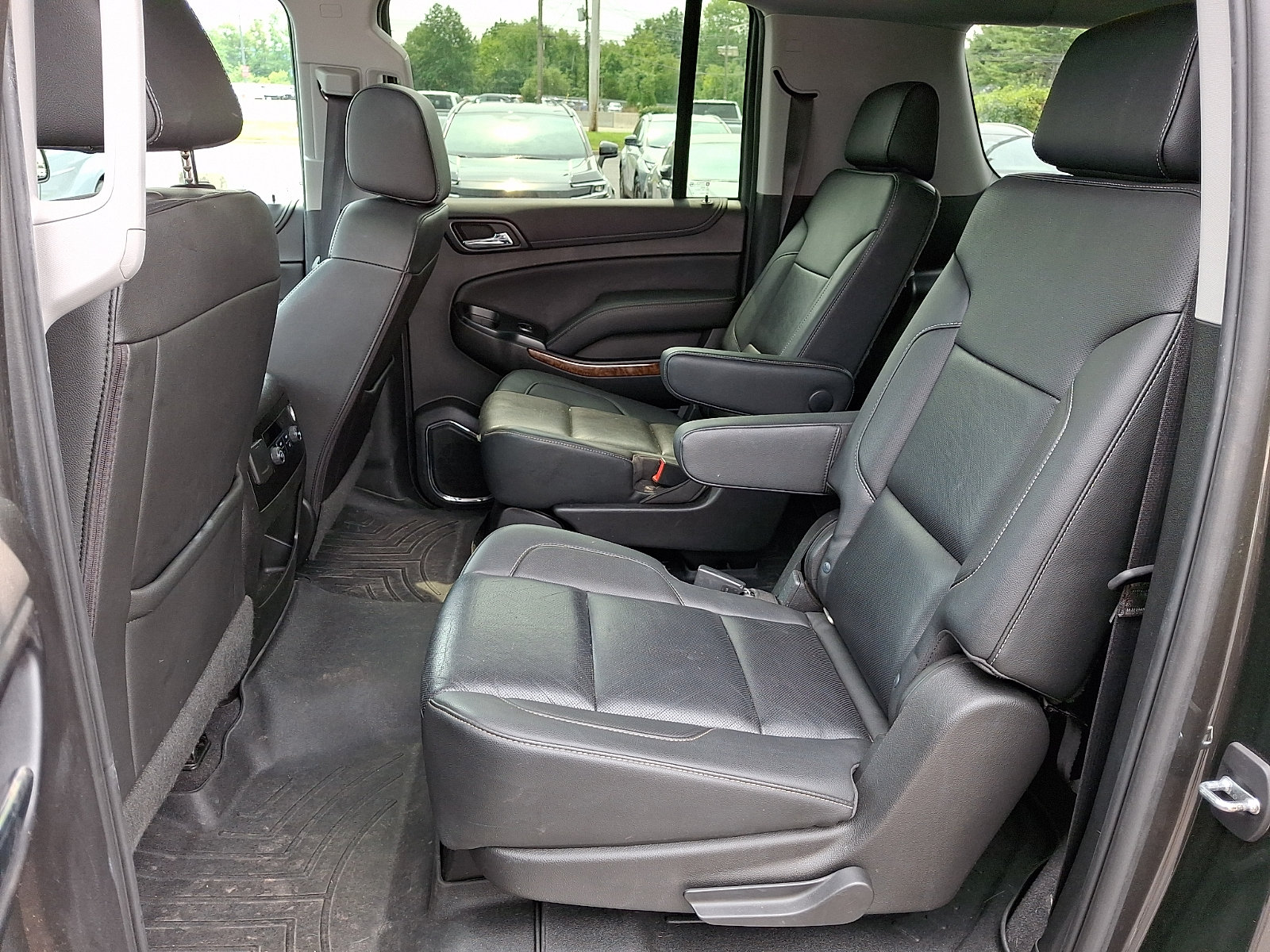 Used 2019 Chevrolet Suburban Premier AWD/4WD image 10