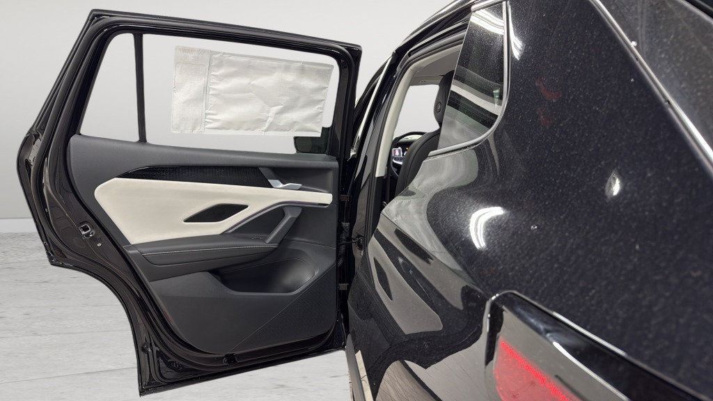 New 2026 Volkswagen Tiguan SE FWD image 27