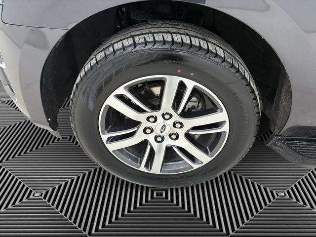 Used 2024 Ford Expedition Limited image 9