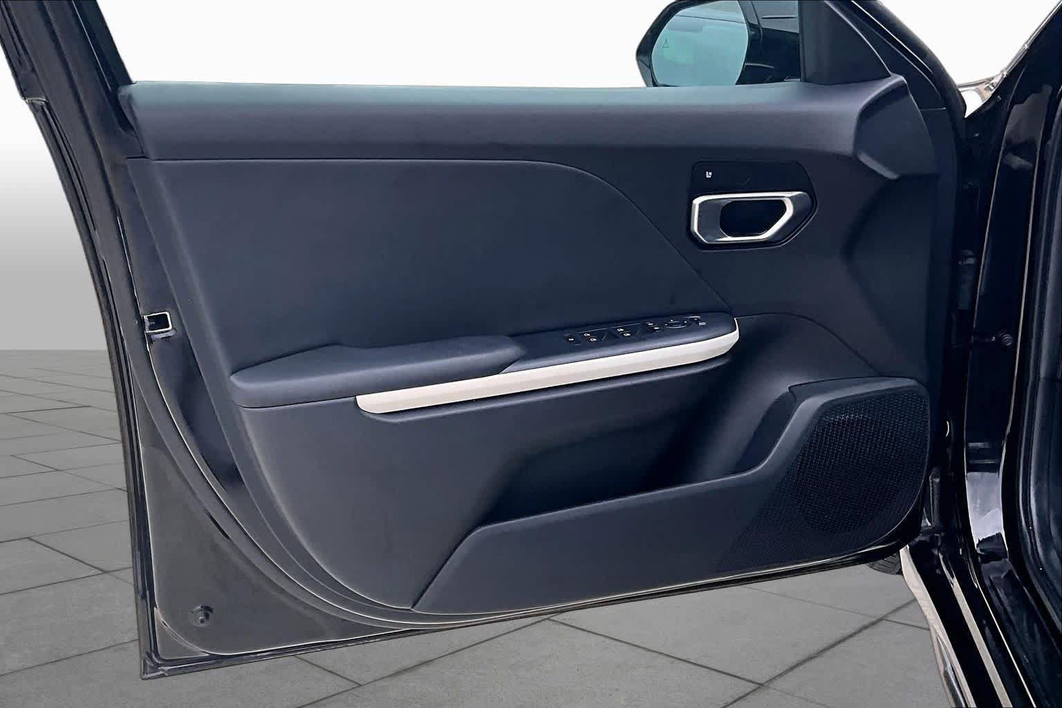 Used 2025 Kia K4 EX w/ GT-Line Sunroof Package FWD image 41