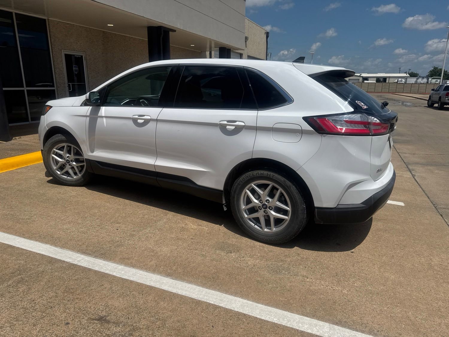 Used 2021 Ford Edge SEL FWD image 5