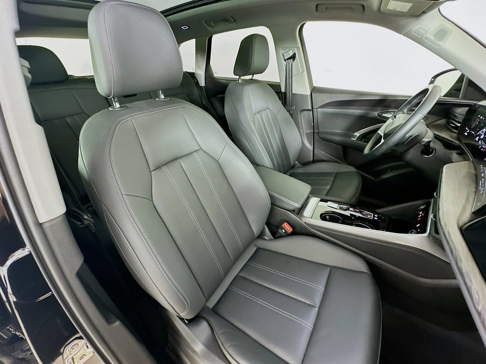 Used 2025 Audi Q5 Premium Plus w/ Premium Plus AWD/4WD image 45