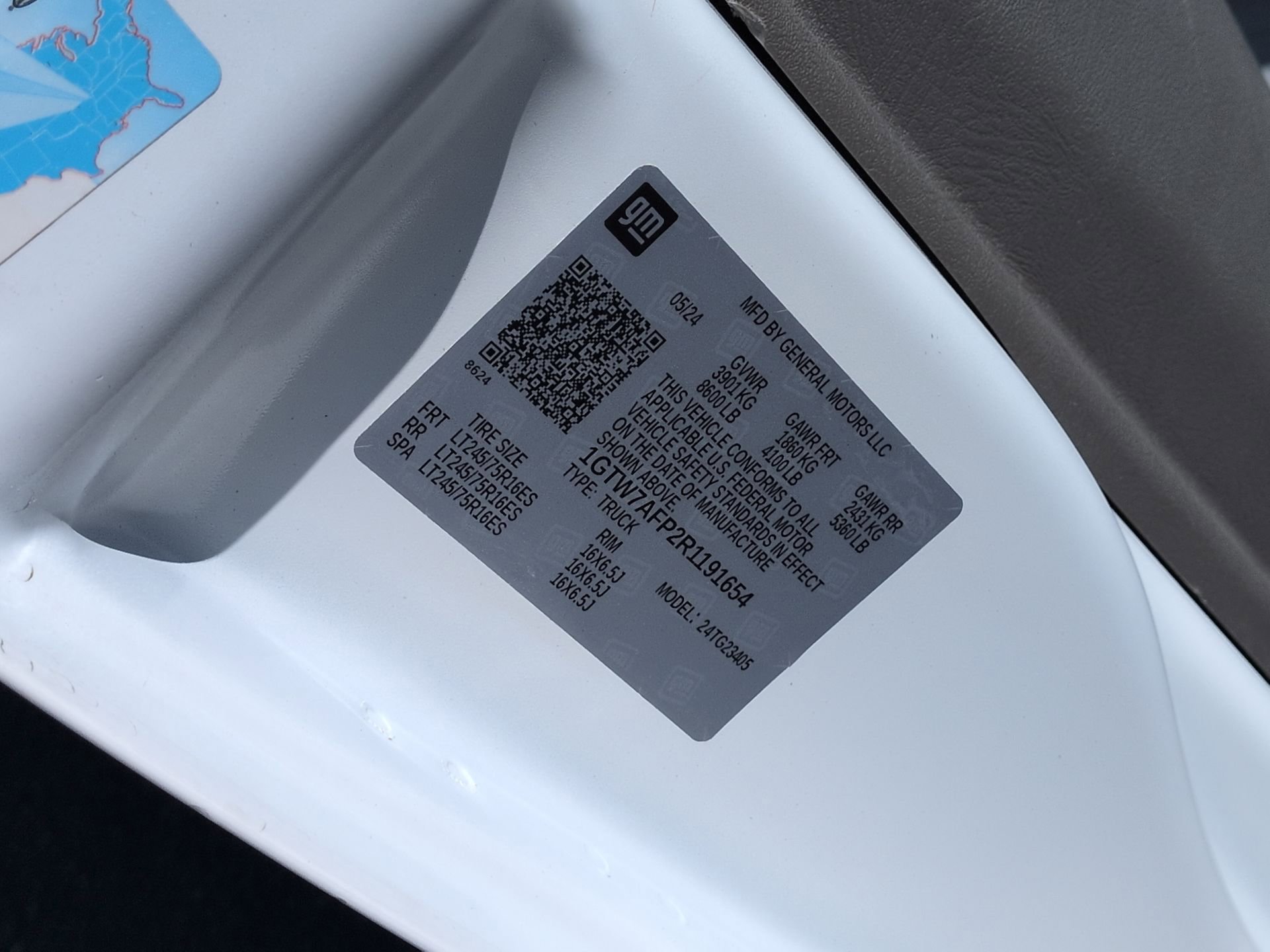 Used 2024 GMC Savana 2500 w/ Driver Convenience Package image 30