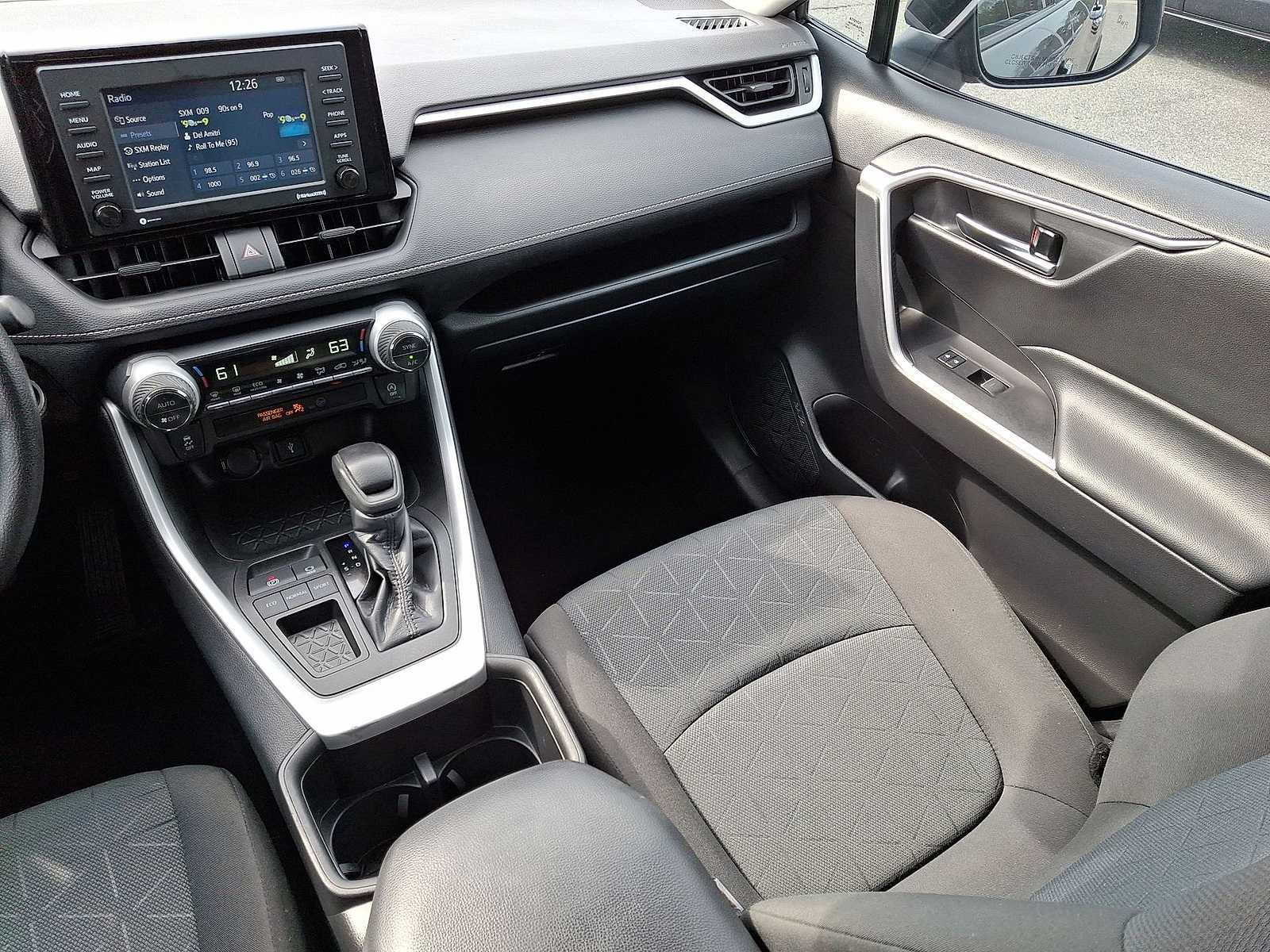 Used 2022 Toyota RAV4 XLE image 12