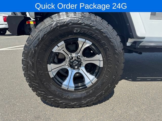 Used 2021 Jeep Gladiator Overland w/ LED Lighting Group AWD/4WD image 11