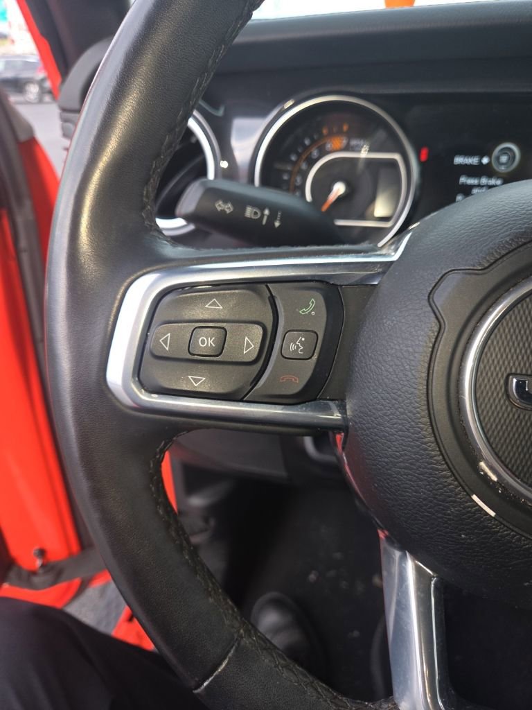 Used 2023 Jeep Wrangler Unlimited Sahara AWD/4WD image 15