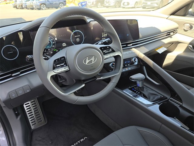 New 2025 Hyundai Elantra SEL image 15