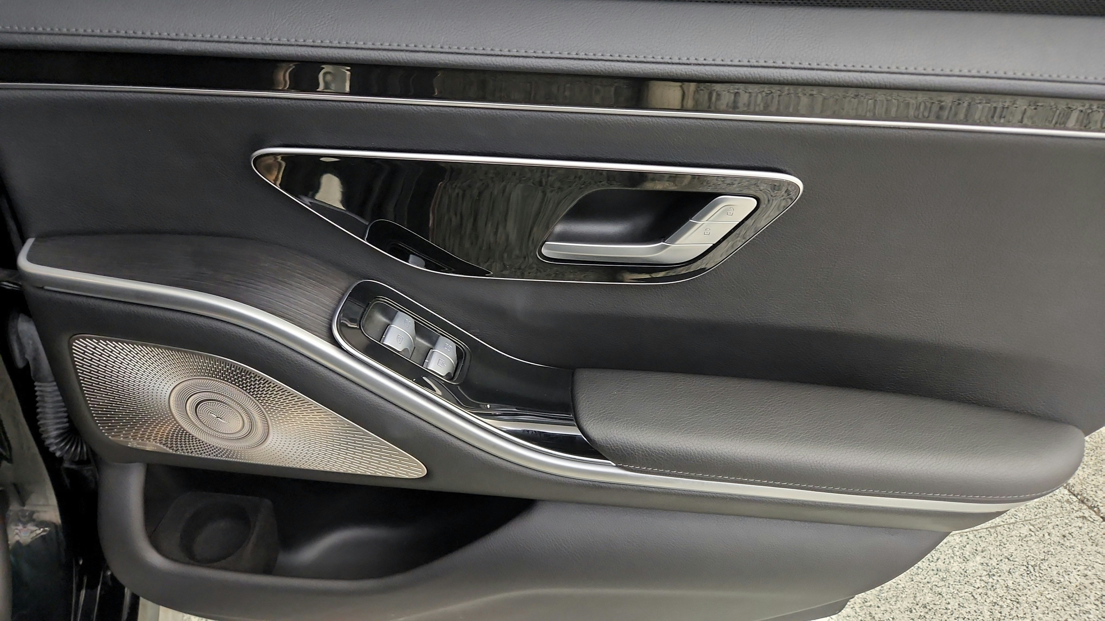 Used 2023 Mercedes-Benz S 500 4MATIC w/ AMG Line image 33