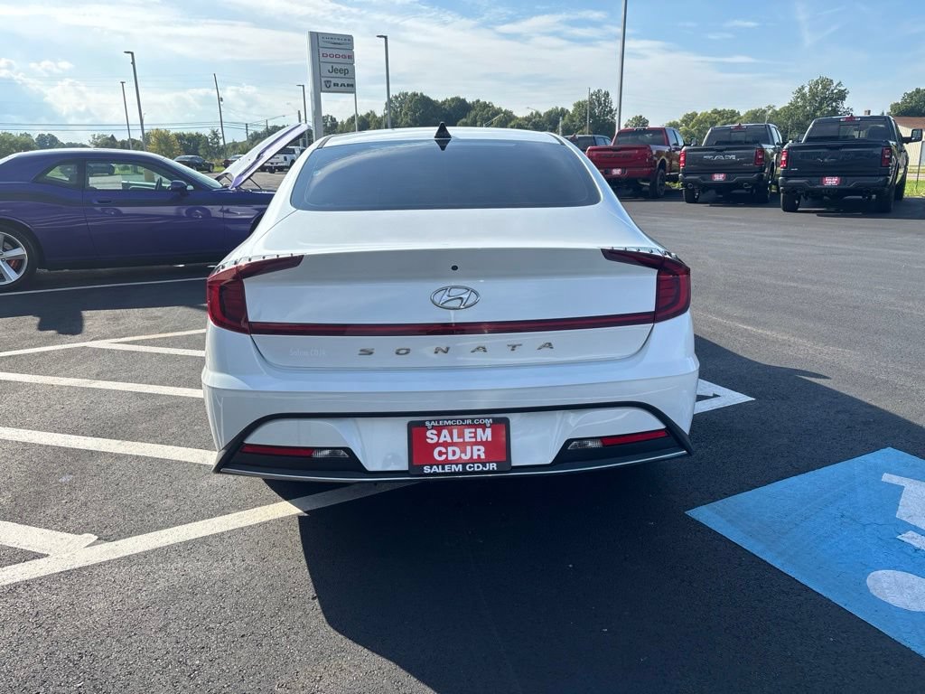 Used 2021 Hyundai Sonata SE w/ Preferred Accessory Package FWD image 8