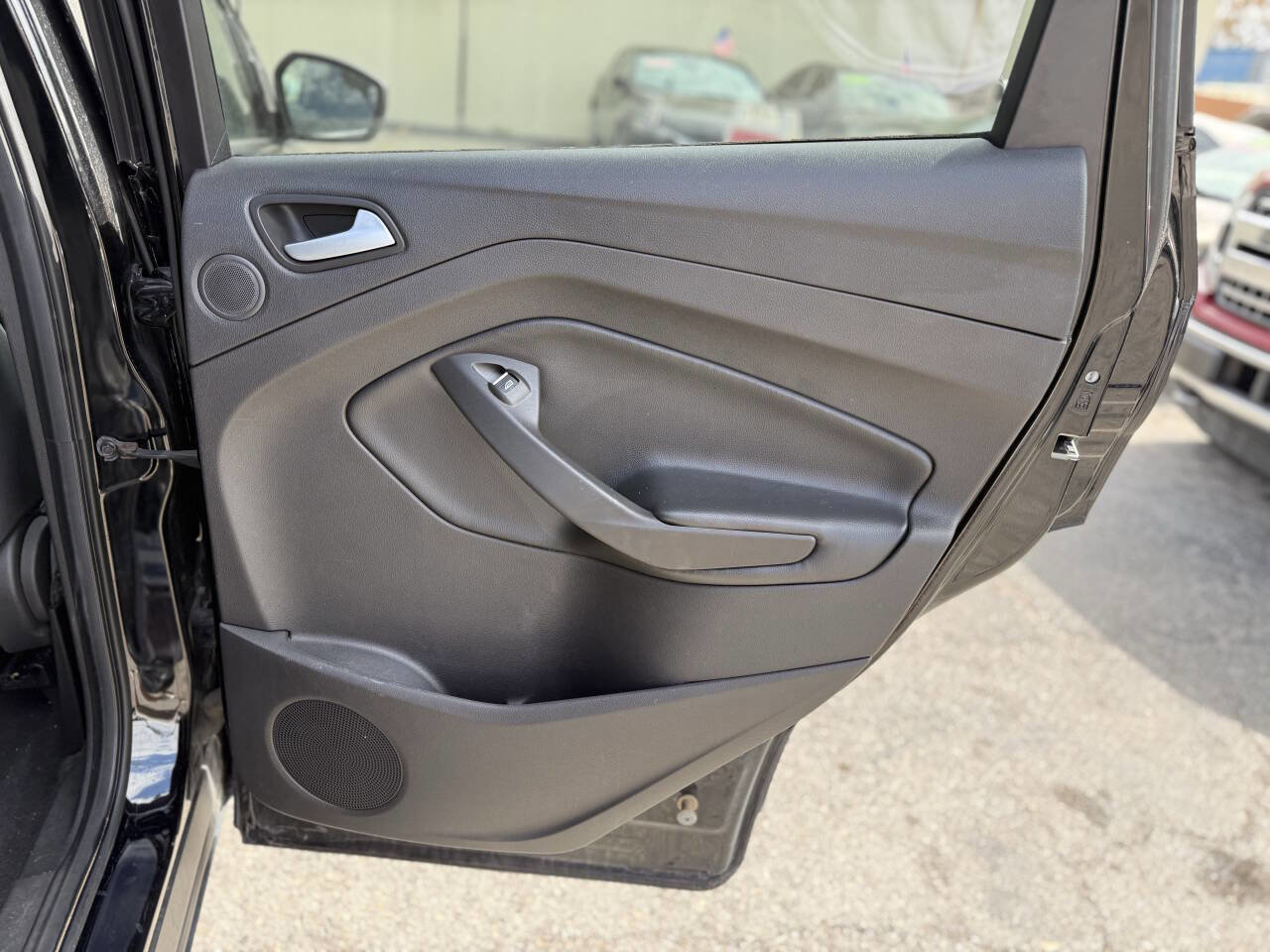 Used 2017 Ford Escape SE w/ Equipment Group 201A FWD image 24