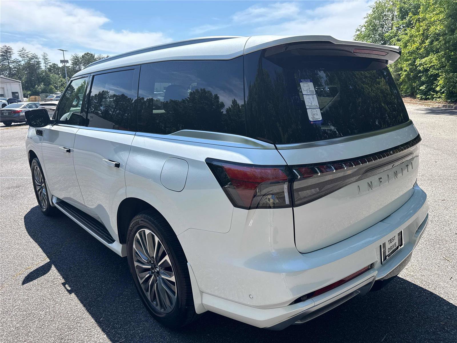 New 2026 INFINITI QX80 Luxe AWD/4WD image 8