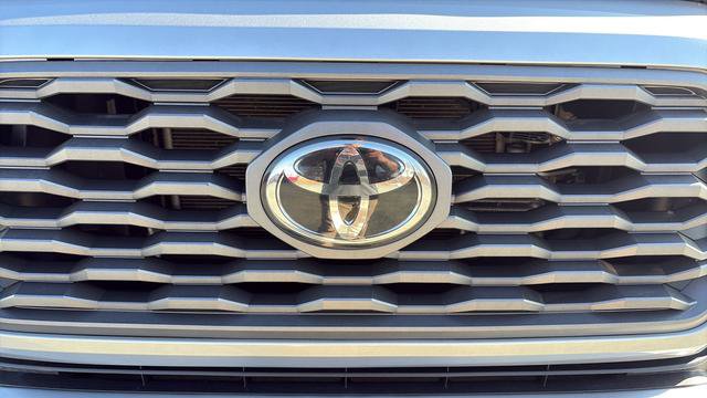 Used 2020 Toyota Tacoma TRD Off-Road w/ Technology Package AWD/4WD image 9