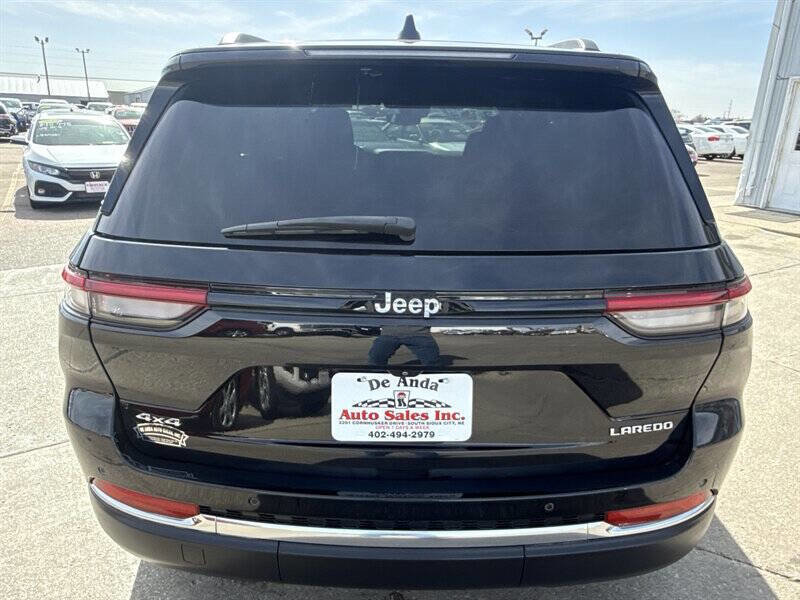 Used 2022 Jeep Grand Cherokee Laredo w/ Luxury Tech Group I AWD/4WD image 5