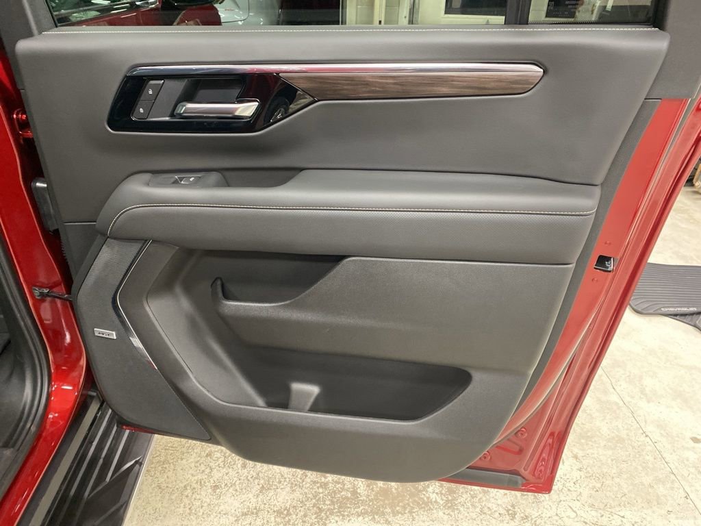 New 2026 Chevrolet Suburban Premier w/ Sun And Tow Package image 29