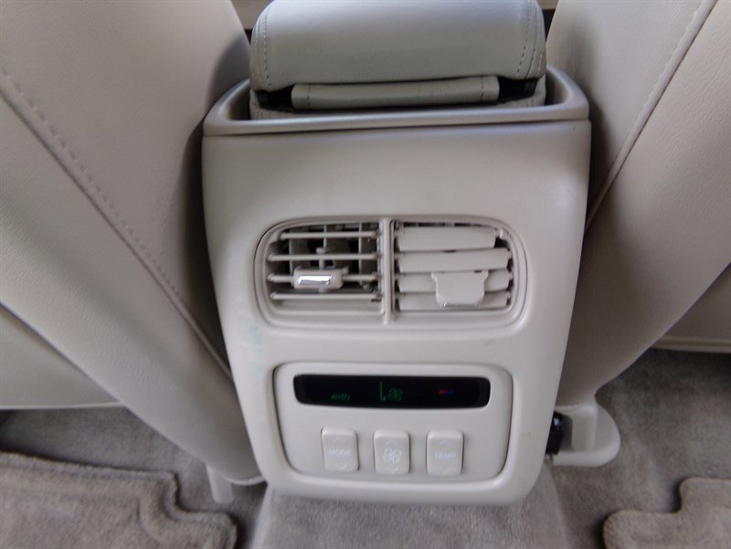 Used 2003 Cadillac De Ville Sedan w/ Comfort & Convenience Package image 67