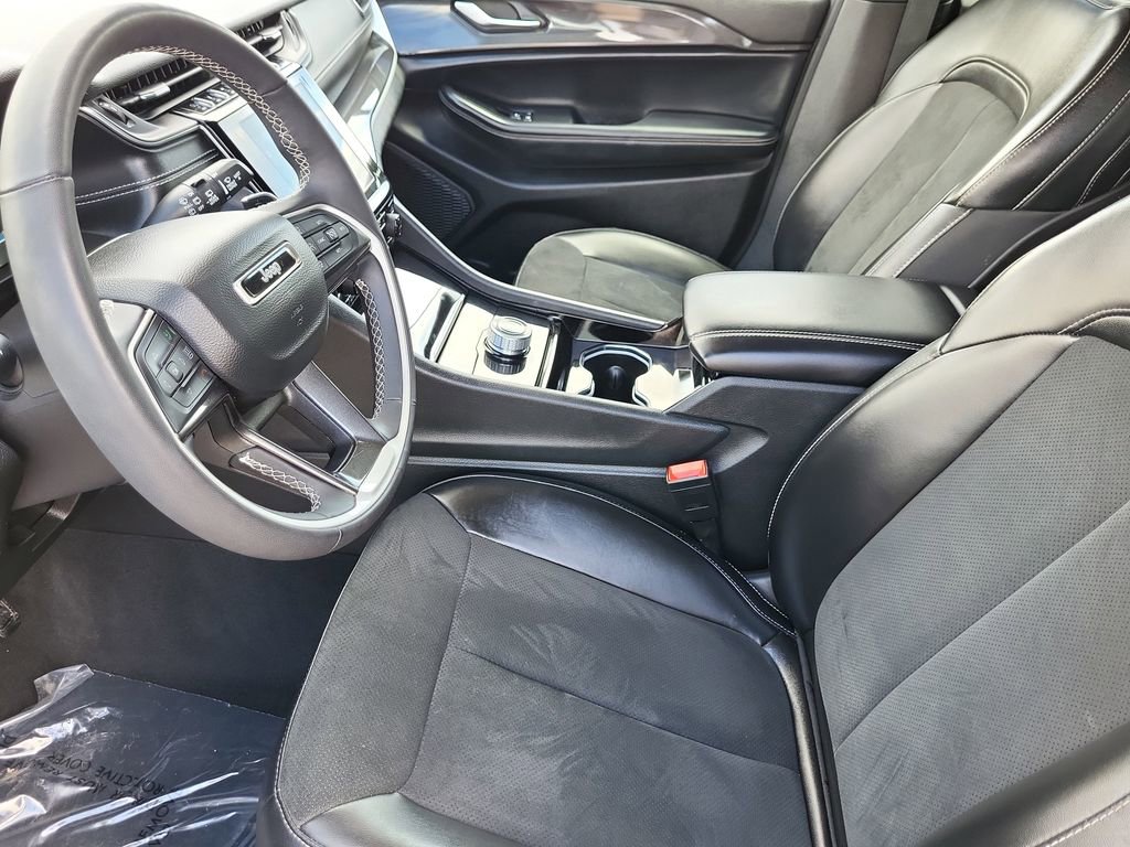 Used 2023 Jeep Grand Cherokee L Laredo AWD/4WD image 11
