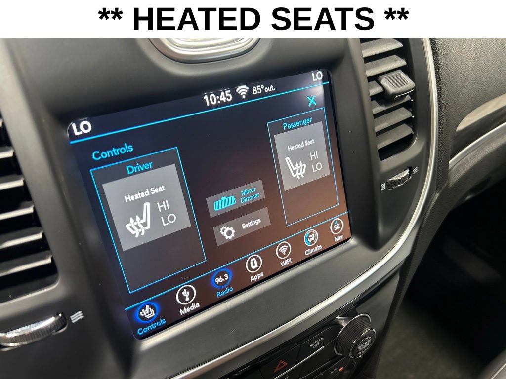 Certified 2018 Chrysler 300 Touring L AWD/4WD image 10