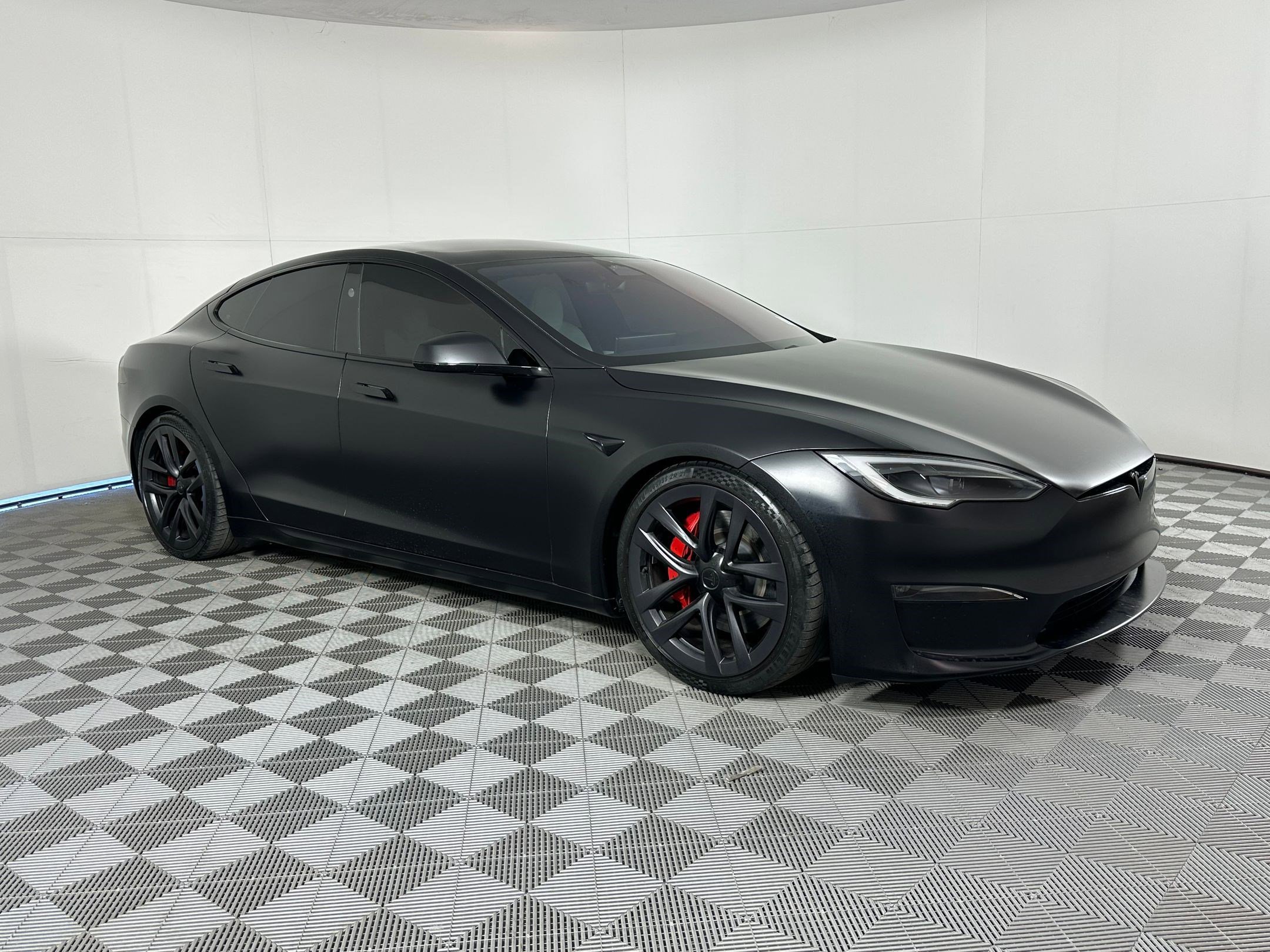 Used 2023 Tesla Model S Plaid image 6