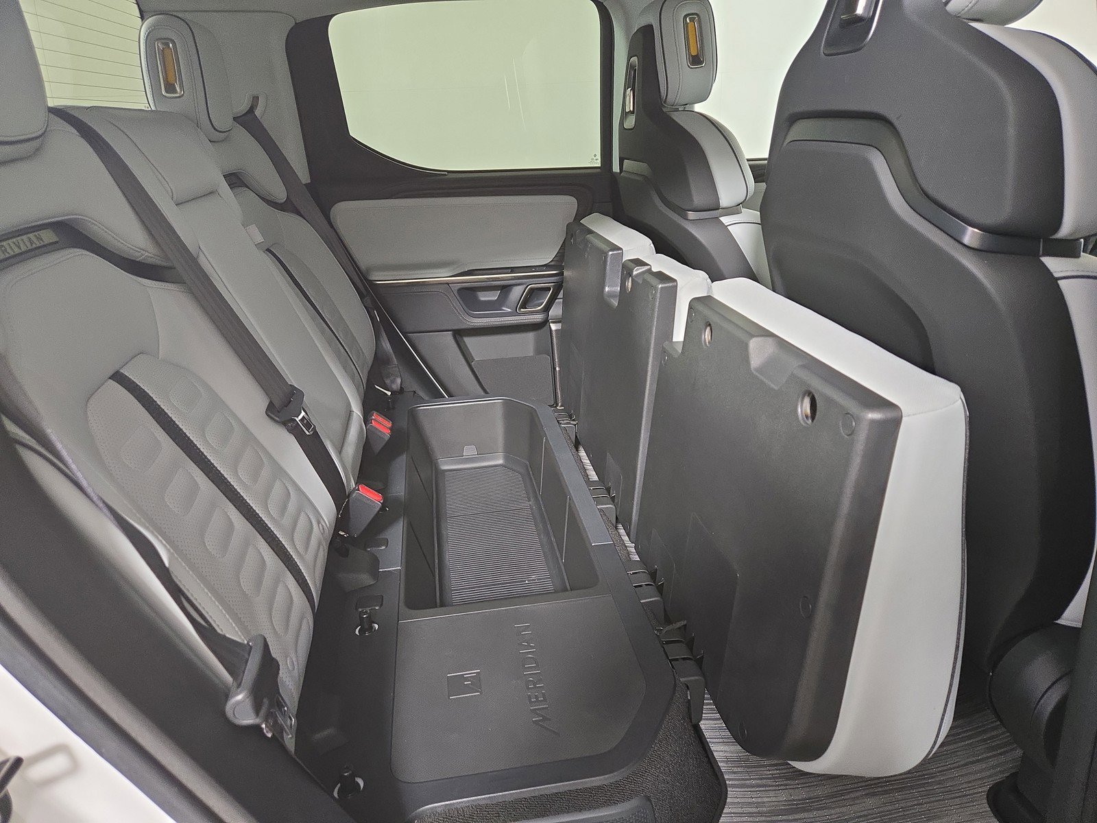 Used 2023 Rivian R1T Adventure image 24