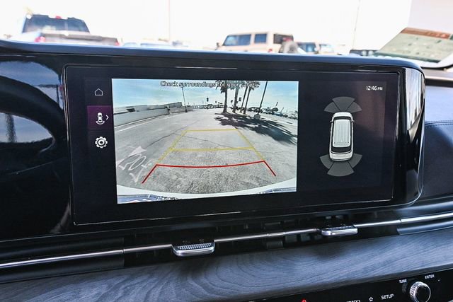 Used 2023 Kia Carnival EX image 26