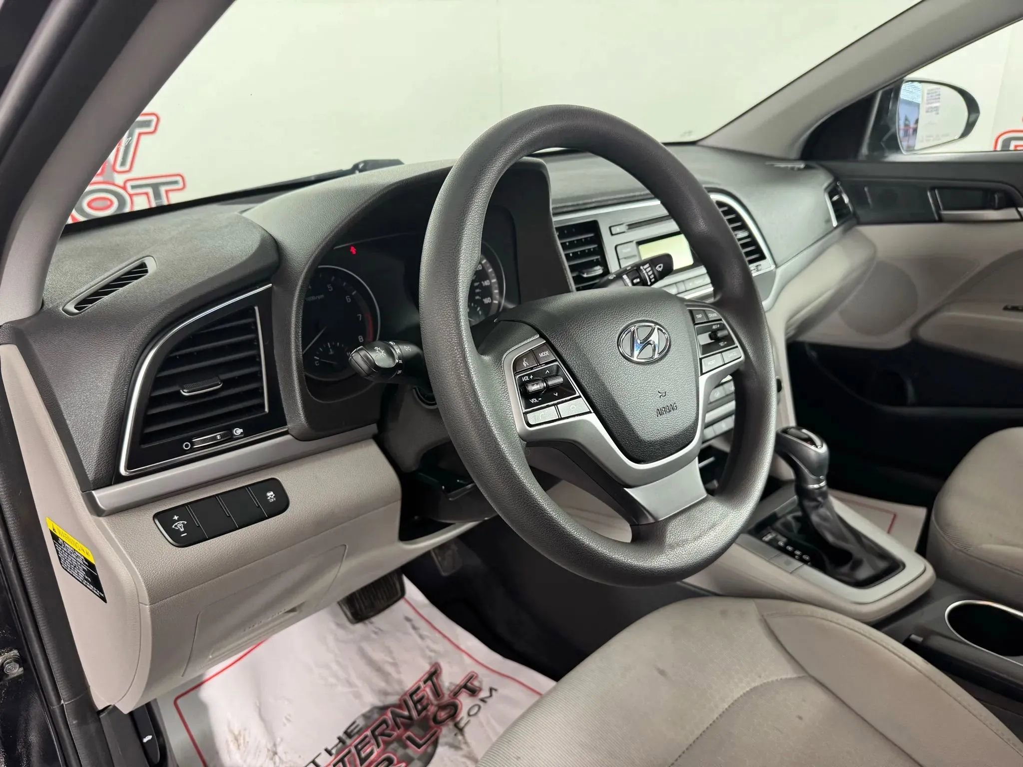 Used 2018 Hyundai Elantra SE w/ Cargo Package FWD image 10