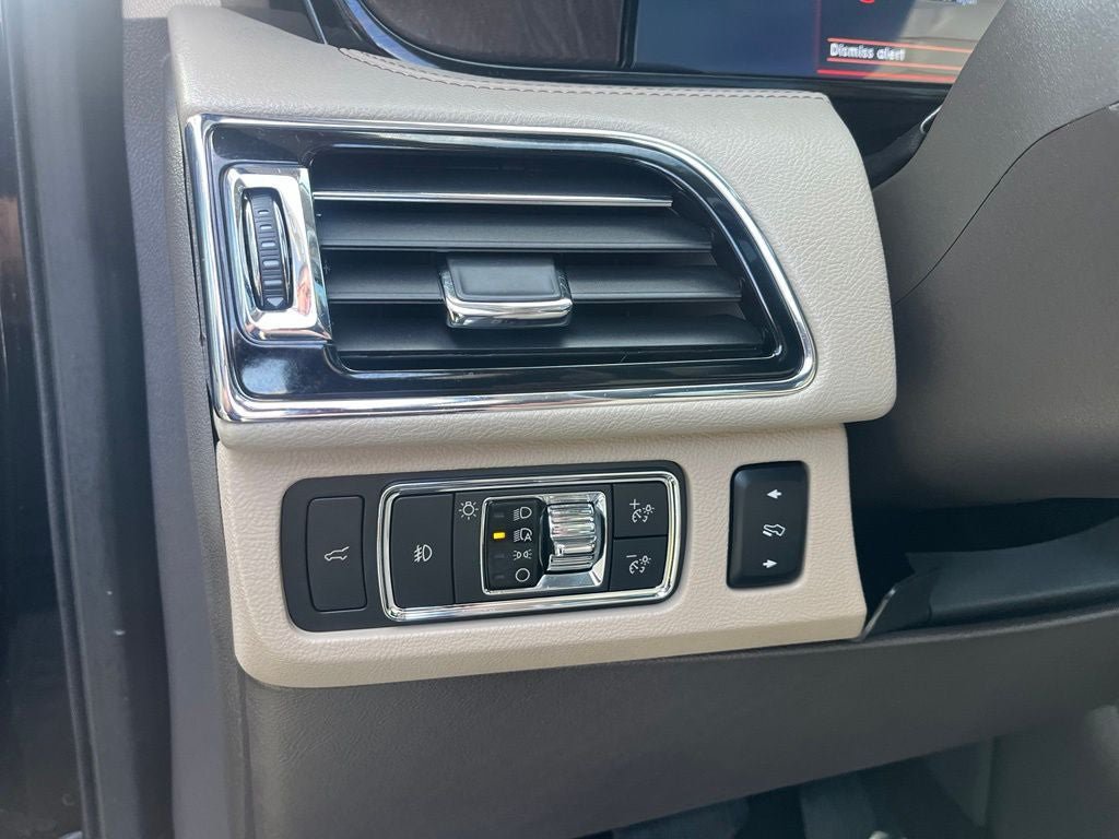 Certified 2023 Lincoln Navigator L Reserve AWD/4WD image 42