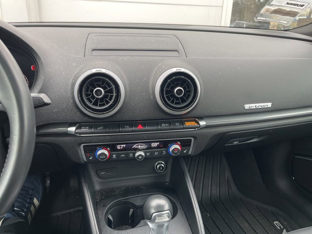Used 2018 Audi A3 e-tron Premium Plus w/ Technology Package FWD image 11