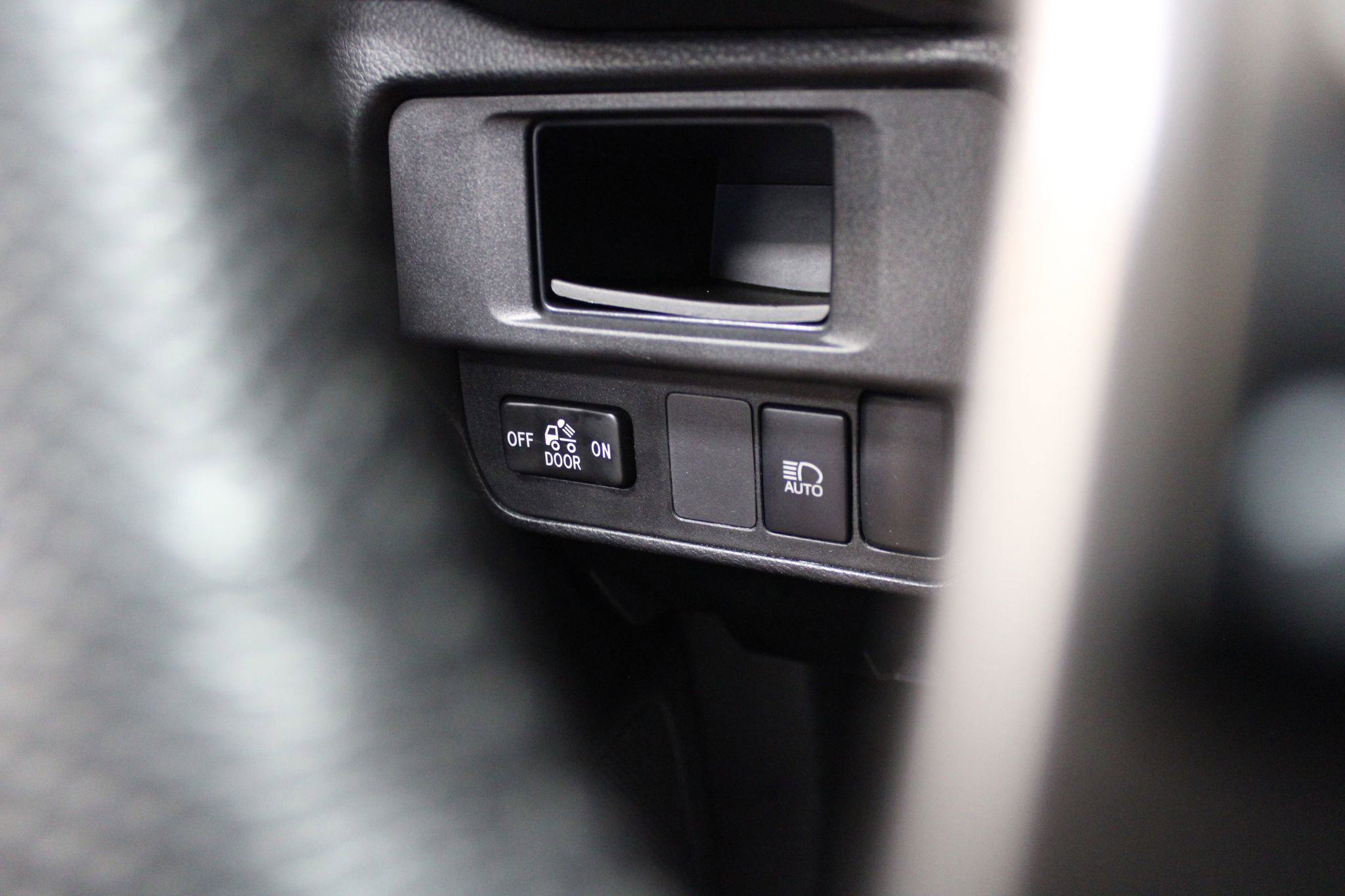 Used 2019 Toyota Tacoma SR5 AWD/4WD image 30