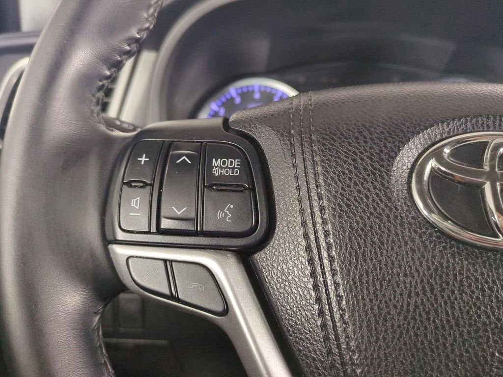 Used 2018 Toyota Highlander Plus image 31