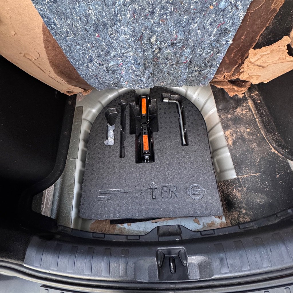 Used 2020 Nissan Kicks SV w/ Exterior Package image 13