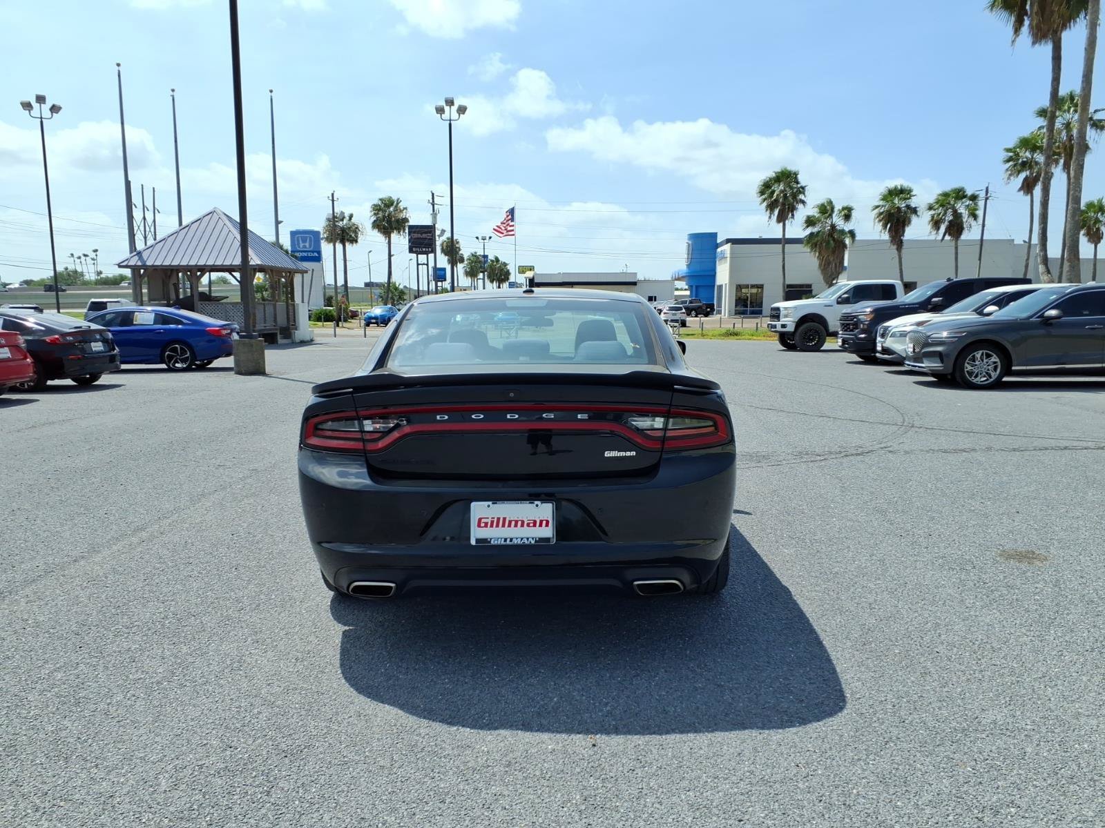 Used 2019 Dodge Charger SXT w/ Blacktop Package RWD image 7