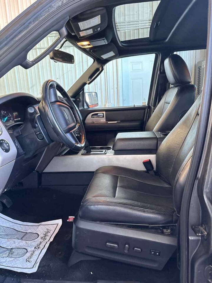 Used 2017 Ford Expedition EL XLT w/ Equipment Group 202A AWD/4WD image 5