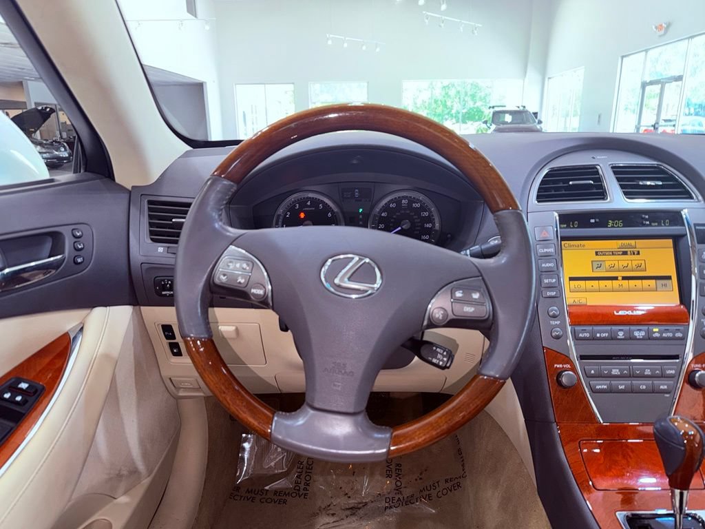 Used 2010 Lexus ES 350 w/ Preferred Accessory Package FWD image 18
