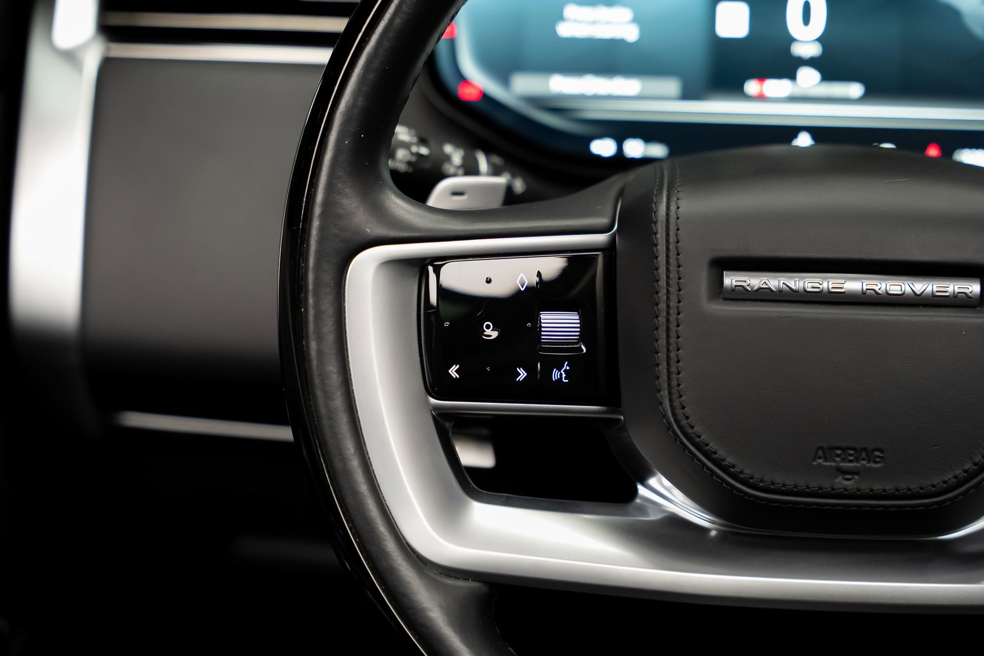 Used 2023 Land Rover Range Rover SE image 42