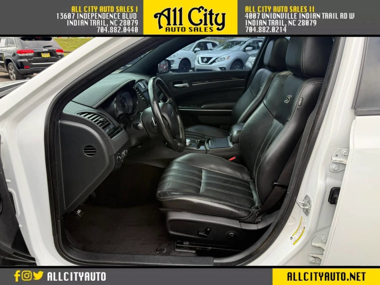 Used 2018 Chrysler 300 S w/ 300S Premium Group RWD image 9
