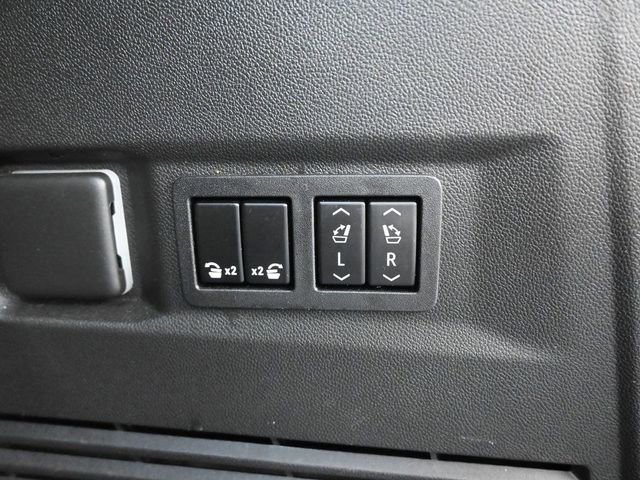 Used 2022 GMC Yukon SLT w/ SLT Premium Package image 29