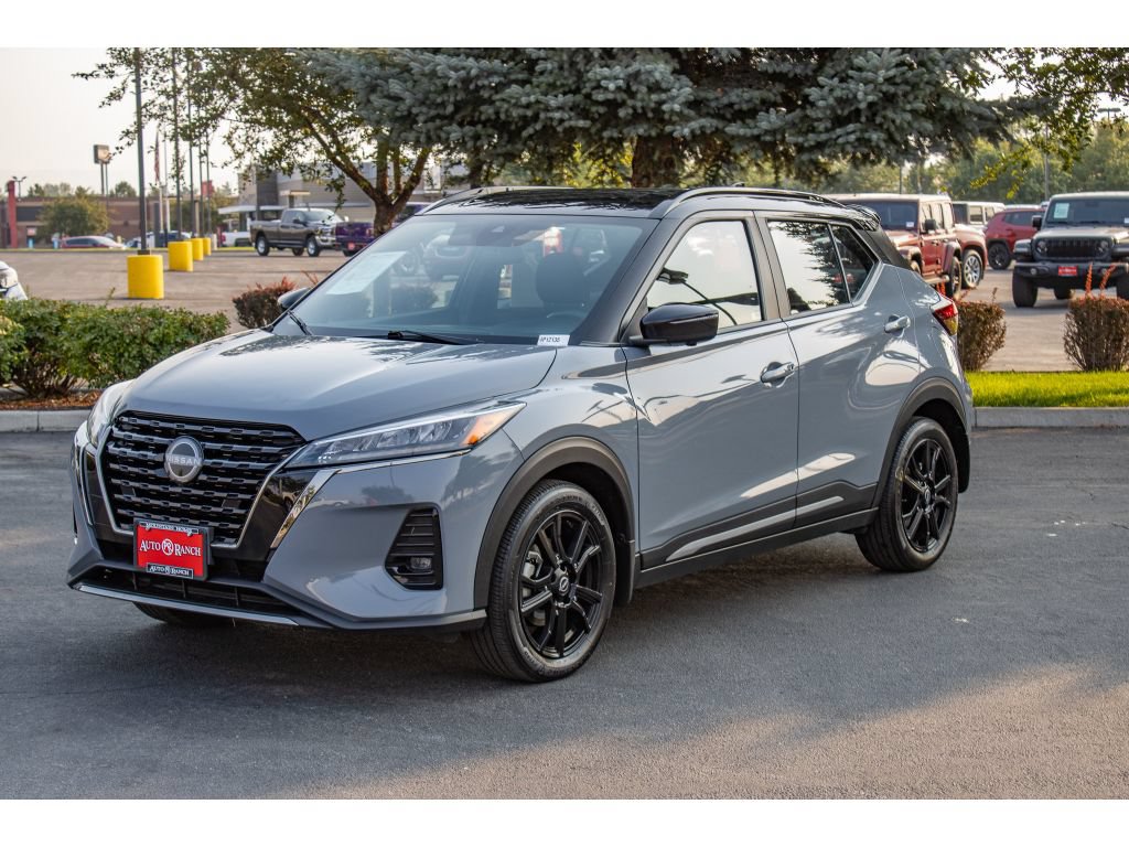 Used 2024 Nissan Kicks SR FWD image 4