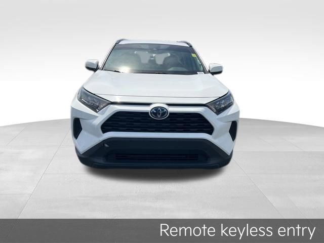 Used 2021 Toyota RAV4 LE AWD/4WD image 2