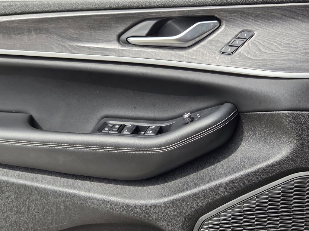 Used 2023 Jeep Grand Cherokee Limited RWD image 31