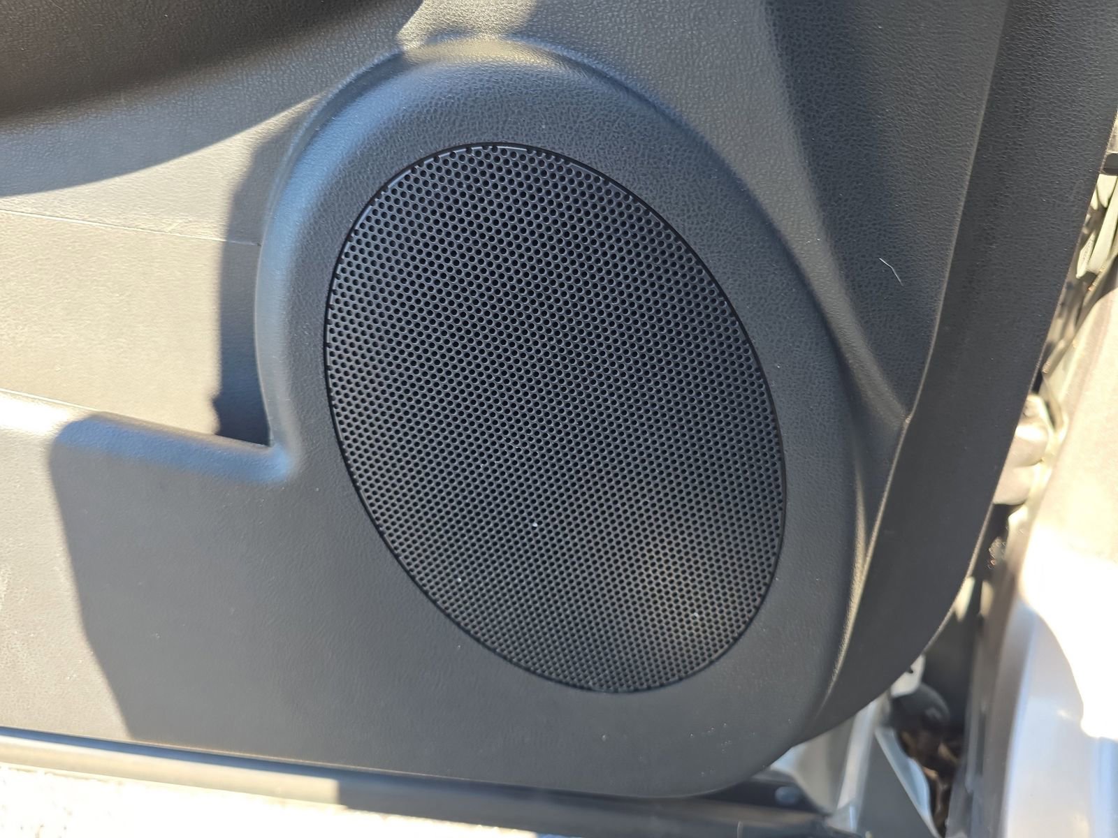 Used 2013 Nissan Rogue SV image 15