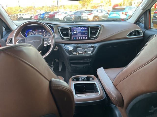 Used 2018 Chrysler Pacifica Limited w/ Tire & Wheel Group image 17